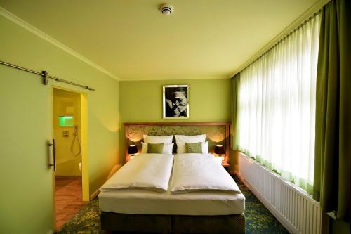 Imagen de la habitación del Hotel Moments Boutique. Foto 7