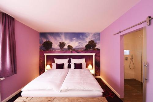 Imagen de la habitación del Hotel Moments Boutique. Foto 10