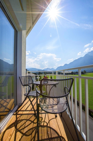 Imagen de los exteriores del Hotel Momentum. Foto 8