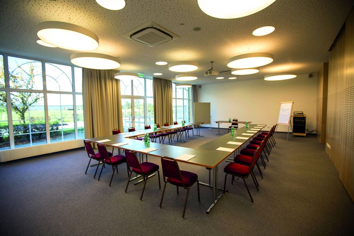 Imagen de los interiores del Hotel Momentum. Foto 11