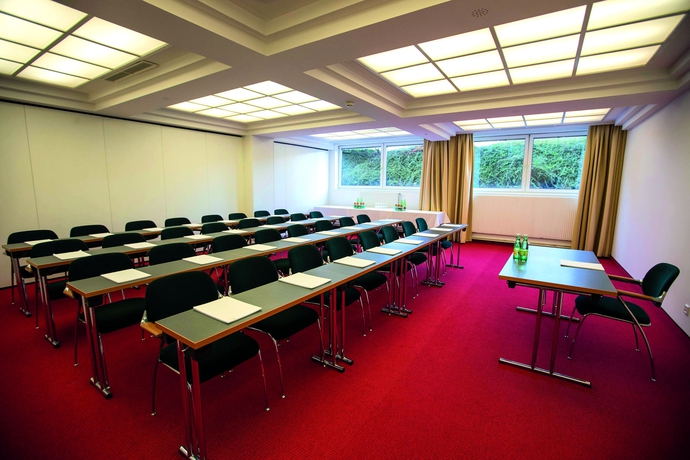 Imagen de los interiores del Hotel Momentum. Foto 12