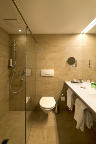 Imagen de la habitación del Hotel Momentum. Foto 6