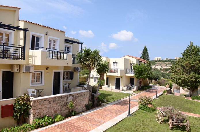 Imagen de los exteriores del Hotel Momi. Foto 6