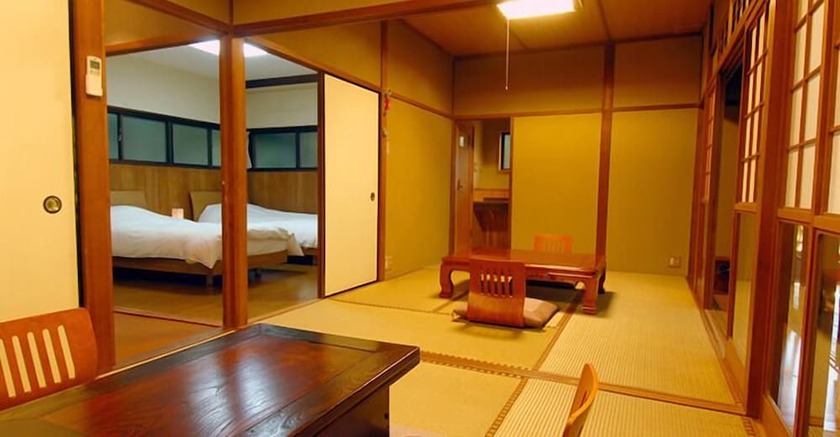 Imagen de la habitación del Hotel Momijiya Bekkan Kawanoiori. Foto 14