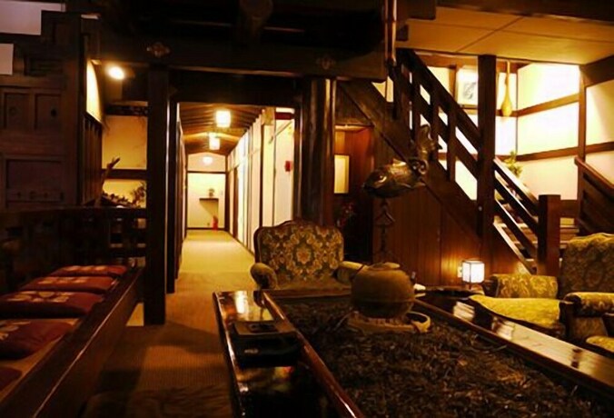 Imagen de los interiores del Hotel Momijiya Bekkan Kawanoiori. Foto 39