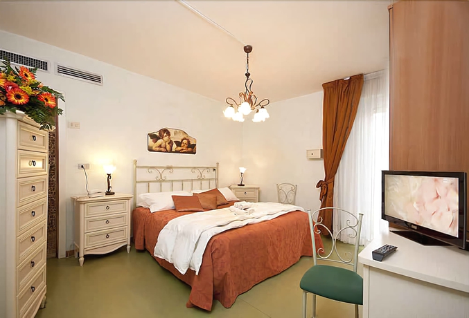 Imagen de la habitación del Hotel Momo Seaview Rimini. Foto 5