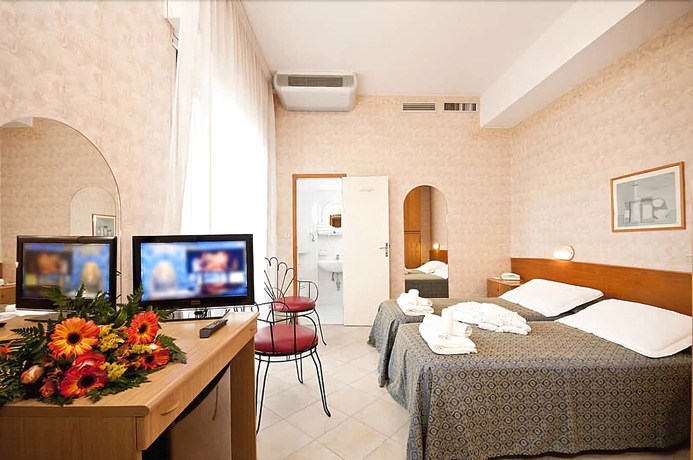 Imagen de la habitación del Hotel Momo Seaview Rimini. Foto 13