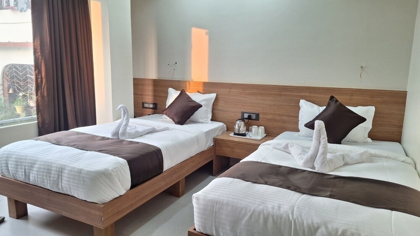 Imagen de la habitación del Hotel Momon. Foto 7