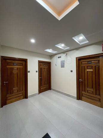 Imagen de los interiores del Hotel Momon. Foto 8