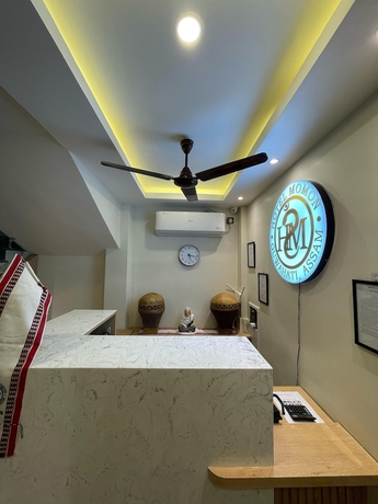 Imagen de los interiores del Hotel Momon. Foto 15