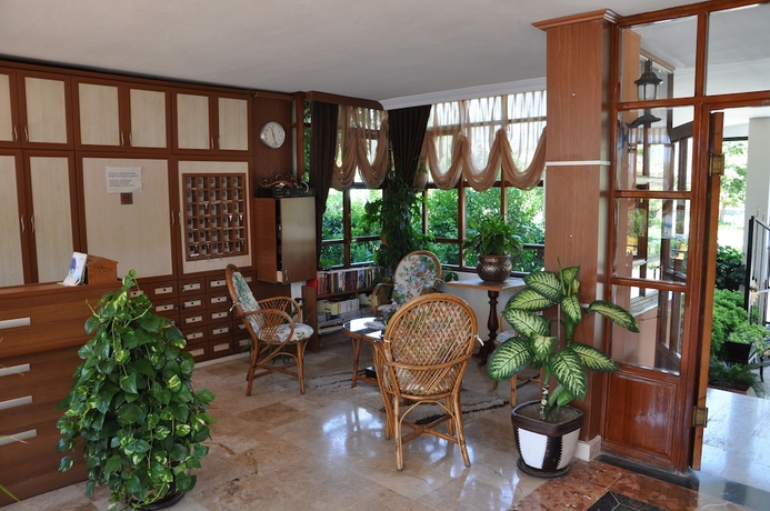 Imagen de los interiores del Hotel Moms. Foto 14