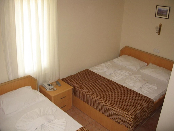 Imagen de la habitación del Hotel Moms. Foto 7
