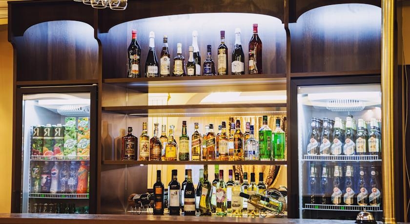 Imagen del bar/restaurante del Hotel Mon Plaisir, Kazan. Foto 2