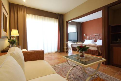 Imagen de la habitación del Hotel Mon Port and Spa. Foto 13