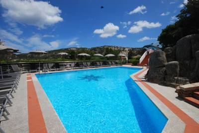 Imagen de la piscina del Hotel Mon Repos, Baja Sardinia. Foto 6