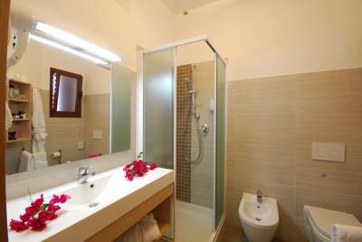 Imagen general del Hotel Mon Repos, Baja Sardinia. Foto 3