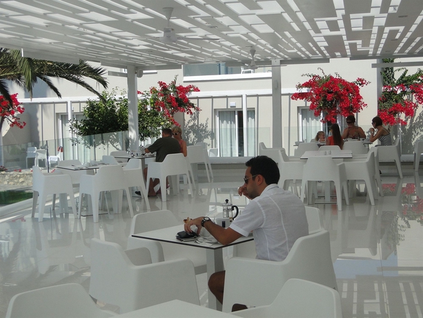 Imagen del bar/restaurante del Hotel Mon Repos Design. Foto 2