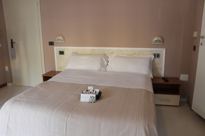Imagen de la habitación del Hotel Mon Reve, Torre pedrera. Foto 4