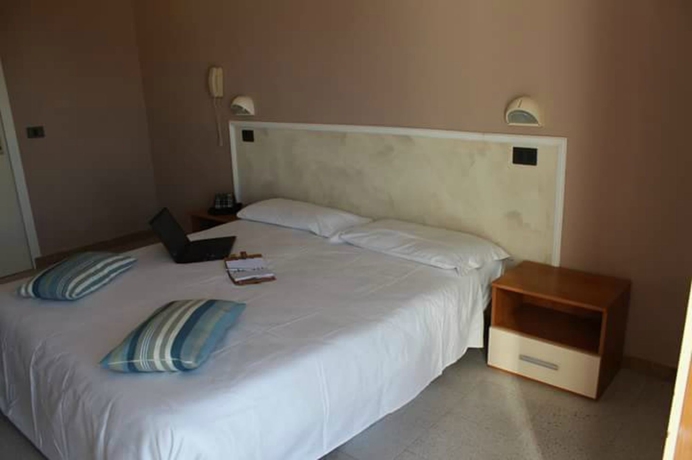 Imagen de la habitación del Hotel Mon Reve, Torre pedrera. Foto 11