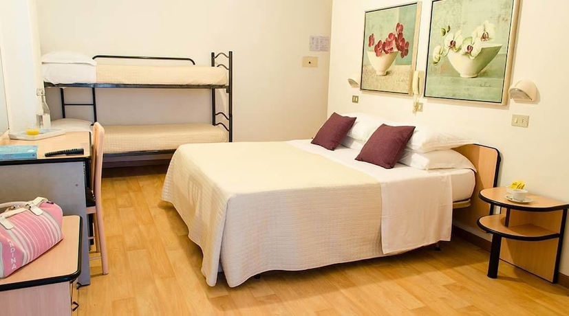 Imagen de la habitación del Hotel Mona Lisa, Cattolica. Foto 2