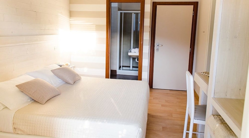 Imagen de la habitación del Hotel Mona Lisa, Cattolica. Foto 3