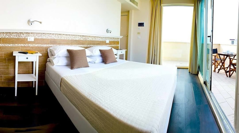 Imagen de la habitación del Hotel Mona Lisa, Cattolica. Foto 6