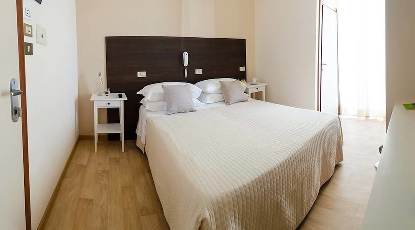 Imagen de la habitación del Hotel Mona Lisa, Cattolica. Foto 14