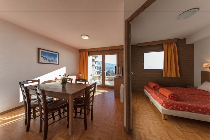 Imagen de la habitación del Hotel Mona Lisa L'ecrin Des Neiges. Foto 6