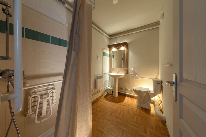 Imagen de la habitación del Hotel Mona Lisa L'ecrin Des Neiges. Foto 18