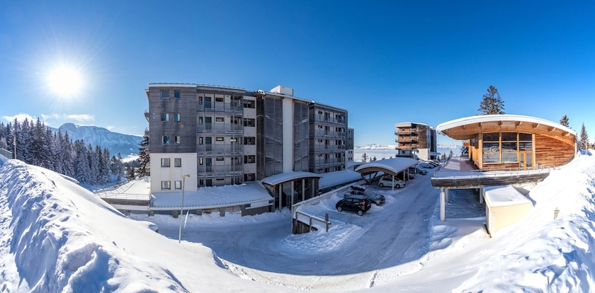 Imagen general del Hotel Mona Lisa L'ecrin Des Neiges. Foto 3