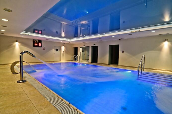 Imagen de la piscina del Hotel Mona Lisa Wellness and Spa. Foto 33