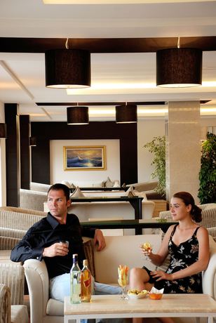Imagen del bar/restaurante del Hotel Monachus Hotel And Spa - All Inclusive. Foto 2