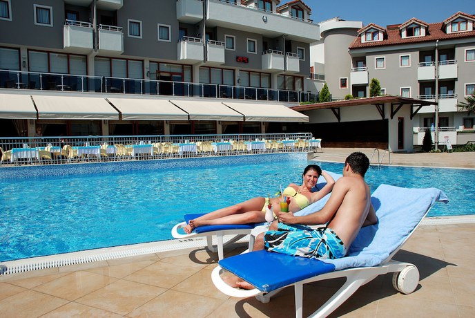 Imagen de la piscina del Hotel Monachus Hotel And Spa - All Inclusive. Foto 19
