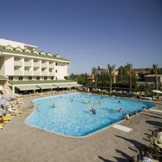 Imagen de la piscina del Hotel Monachus Park. Foto 5