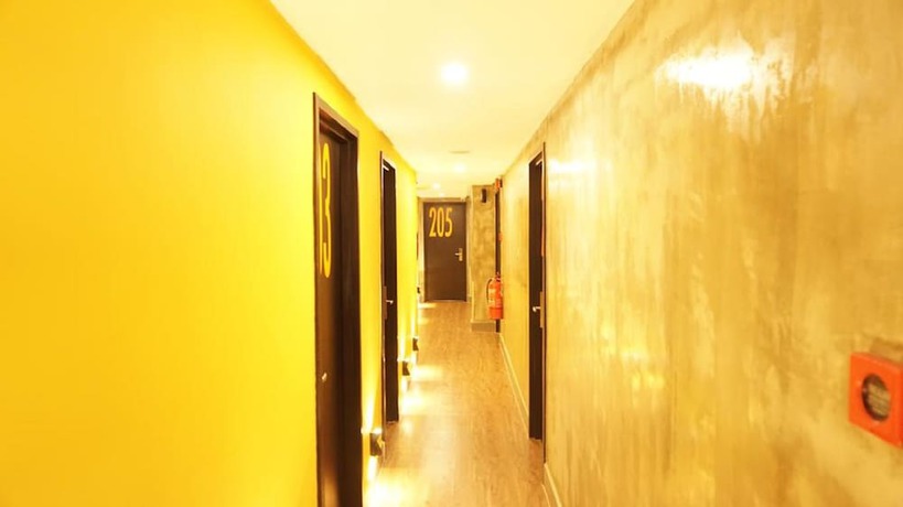 Imagen de los interiores del Hotel Monaco Boutique Kampung Air. Foto 12