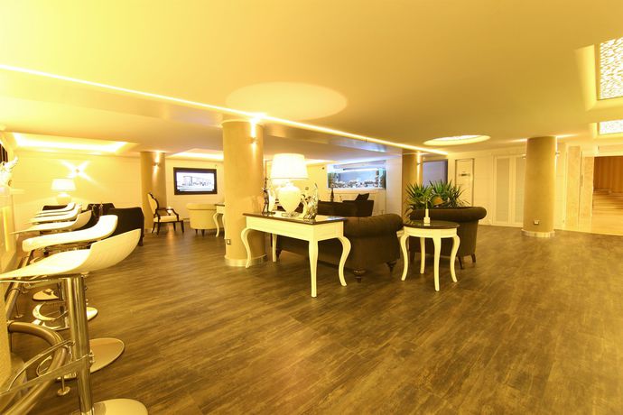 Imagen de los interiores del Hotel Monaco, Estambul. Foto 12