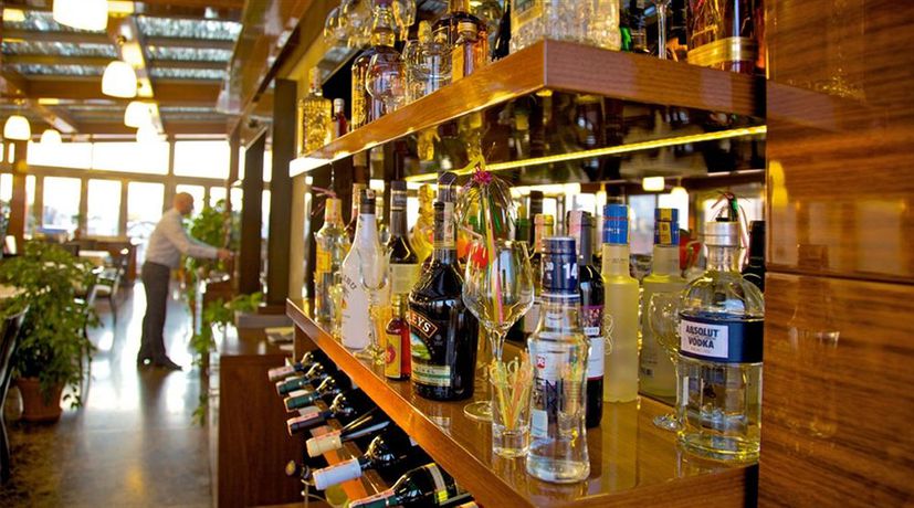 Imagen del bar/restaurante del Hotel Monaco, Estambul. Foto 4