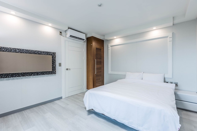 Imagen de la habitación del Hotel Monaco Pool Pension. Foto 10