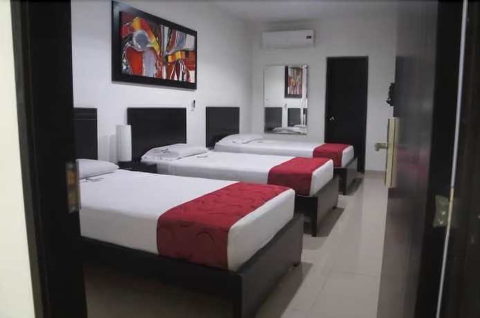 Imagen de la habitación del Hotel Monaco Real. Foto 3