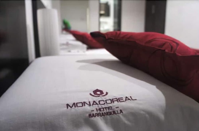 Imagen de la habitación del Hotel Monaco Real. Foto 8