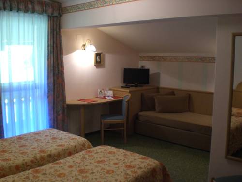 Imagen de la habitación del Hotel Monaco Sport. Foto 9