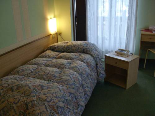 Imagen de la habitación del Hotel Monaco Sport. Foto 12