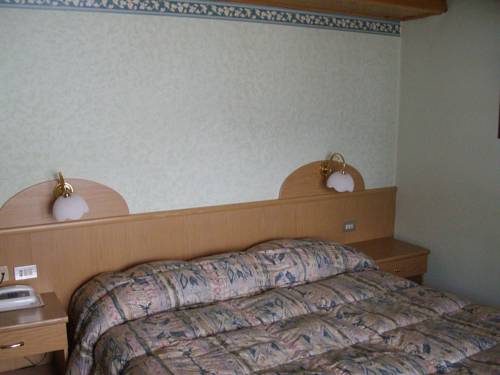 Imagen de la habitación del Hotel Monaco Sport. Foto 13