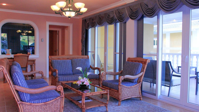 Imagen de los interiores del Hotel Monaco Suites De Boracay. Foto 11