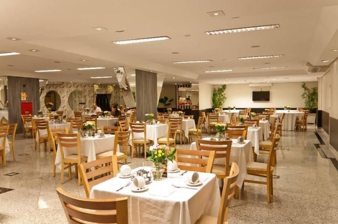 Imagen del bar/restaurante del Hotel Monaco & Convention - by Easy Class. Foto 4