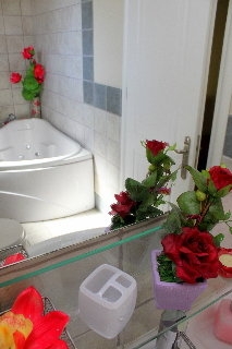 Imagen de la habitación del Hotel Monambeles Villas. Foto 6