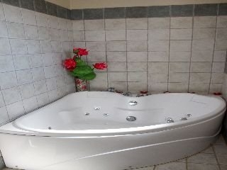 Imagen de la habitación del Hotel Monambeles Villas. Foto 12
