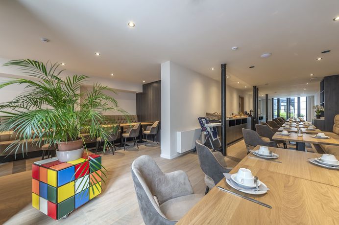 Imagen de los interiores del Hotel Monarc, Ostende. Foto 13