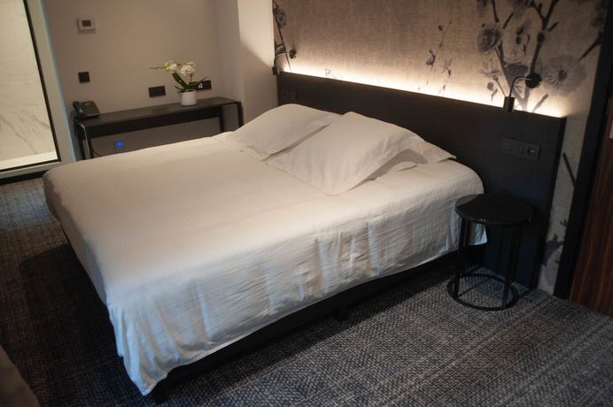 Imagen de la habitación del Hotel Monarc, Ostende. Foto 8