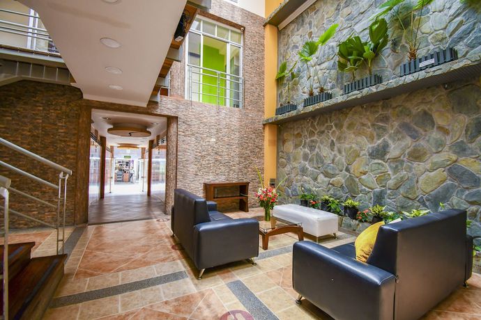 Imagen de los interiores del Hotel Monarca. Foto 20